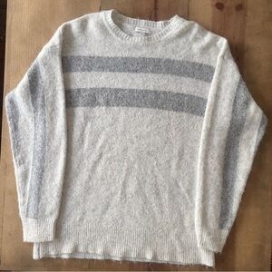 Oversized Cozy ASOS Topshop Sweater, White, Sized Medium 8-10, can fit up to XXL